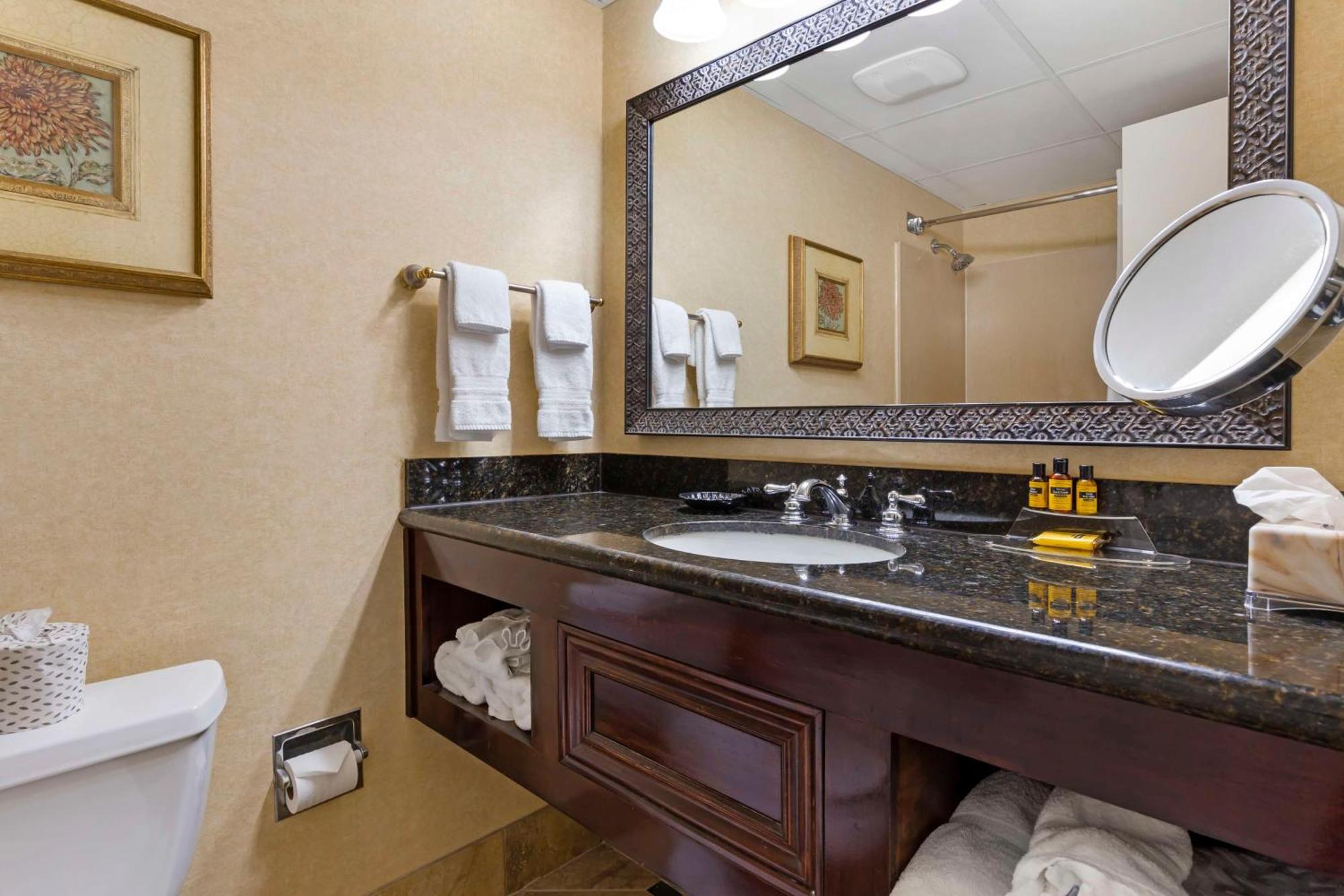 Best Western Plus Burlington Exterior foto