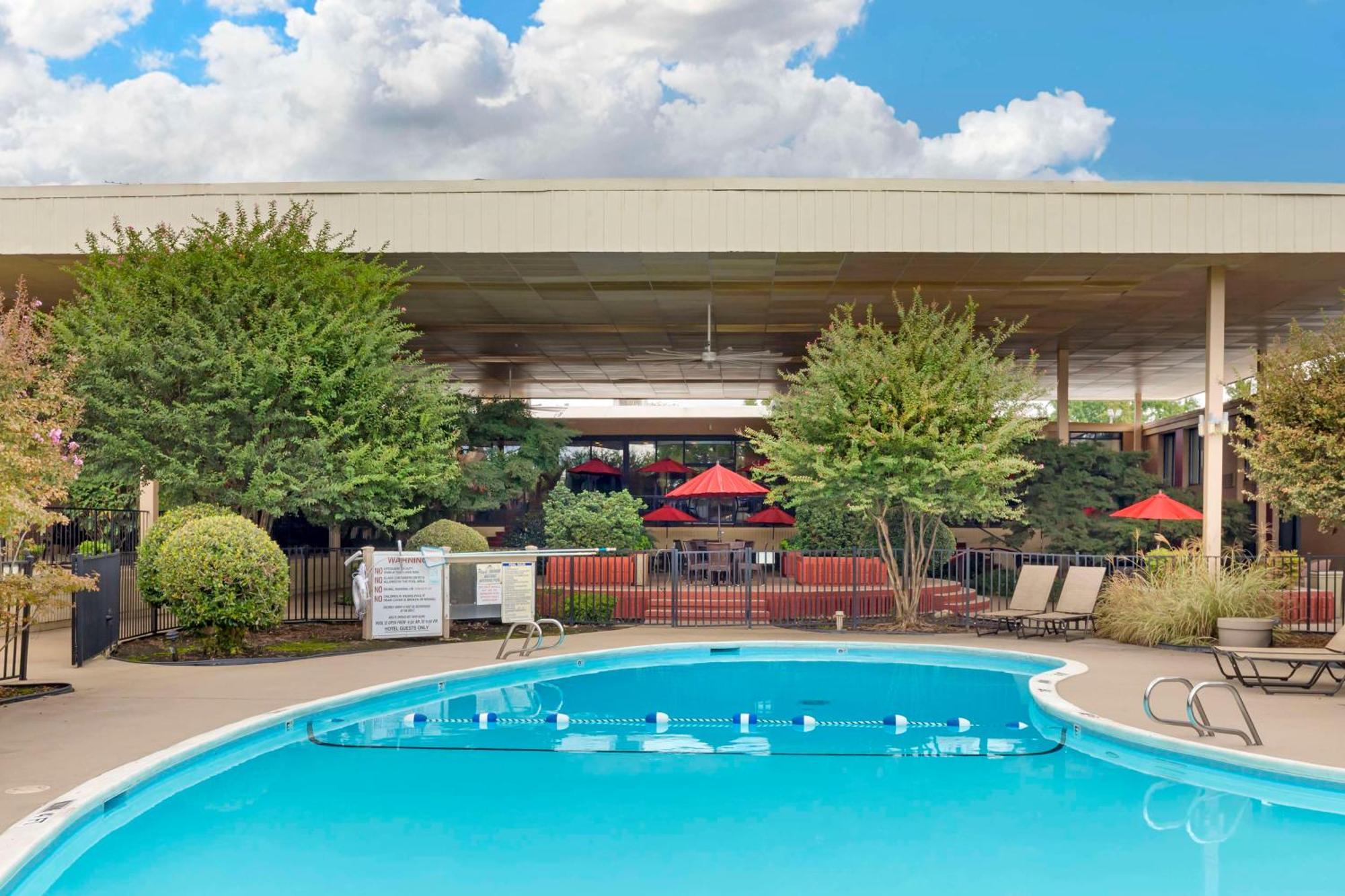 Best Western Plus Burlington Exterior foto